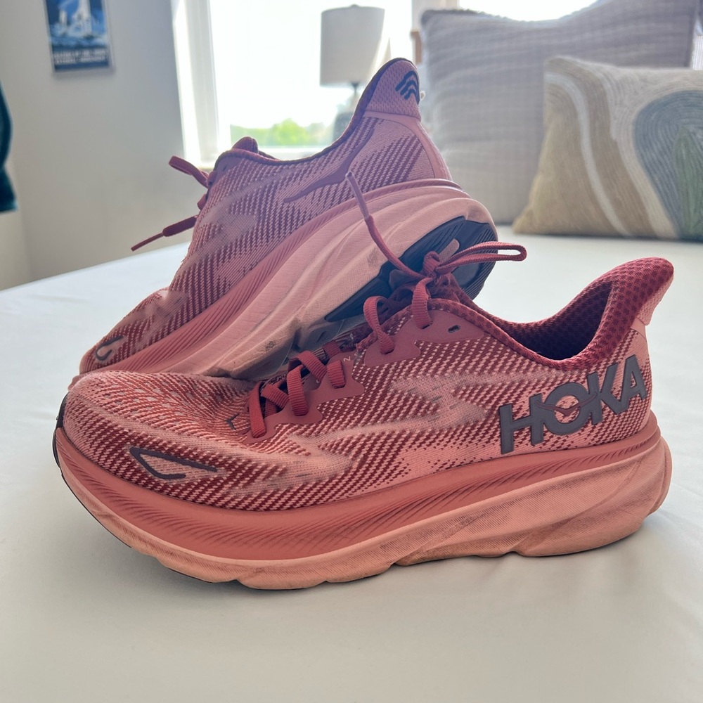 HOKA Women's Clifton 9 Running Shoes